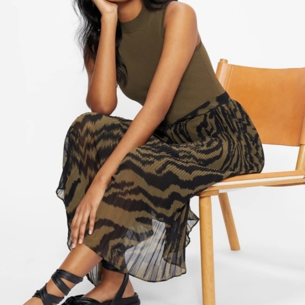 TED BAKER Olive Green Justnee Pleated Mockable Midi Dress